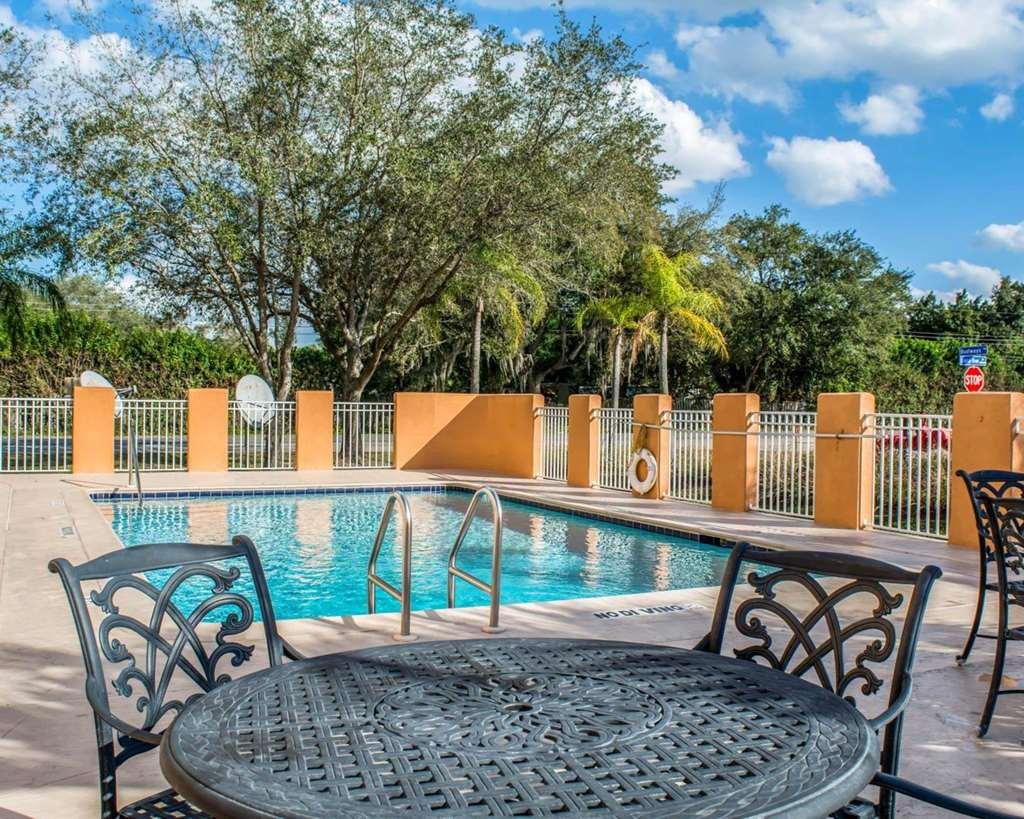 Comfort Inn Fort Myers Northeast Удобства фото