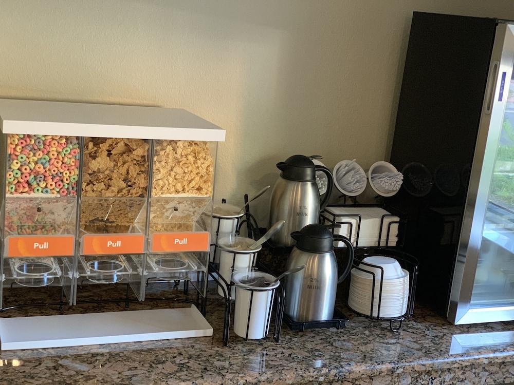 Comfort Inn Fort Myers Northeast Экстерьер фото