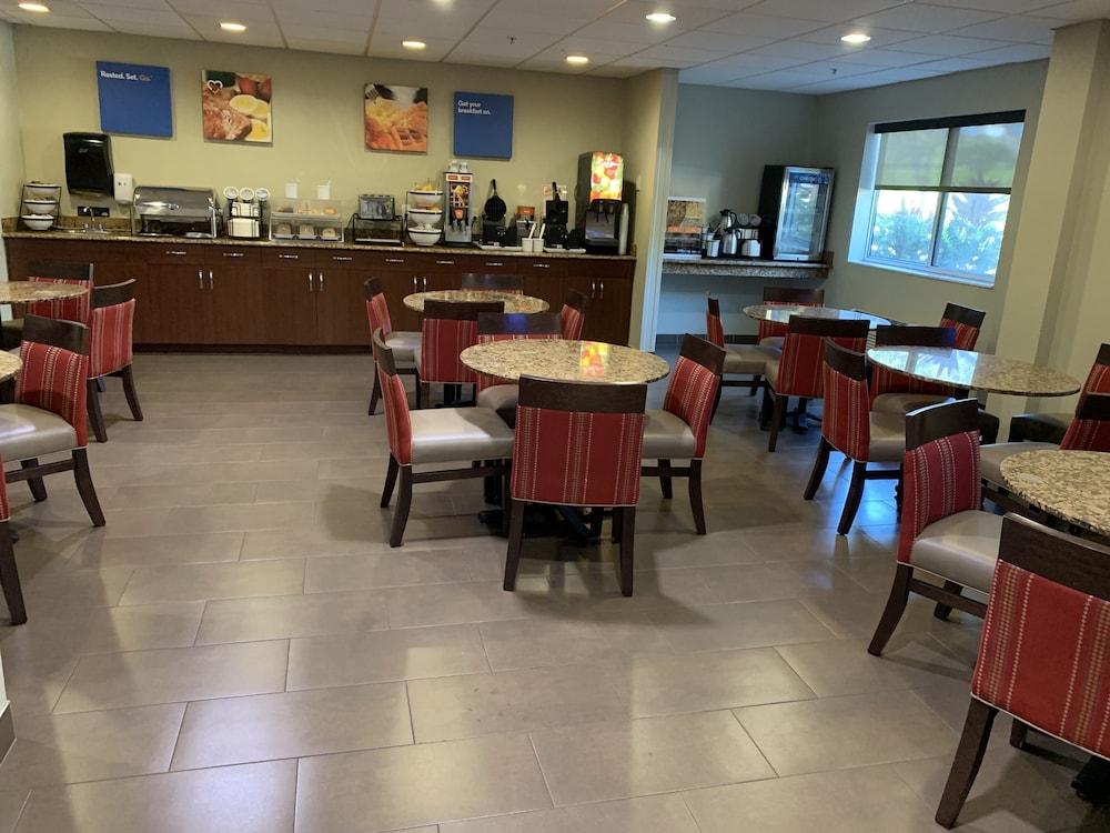 Comfort Inn Fort Myers Northeast Экстерьер фото