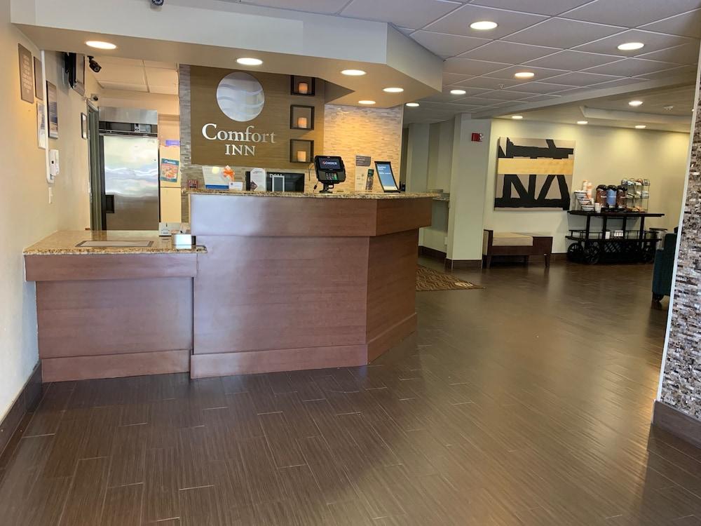 Comfort Inn Fort Myers Northeast Экстерьер фото