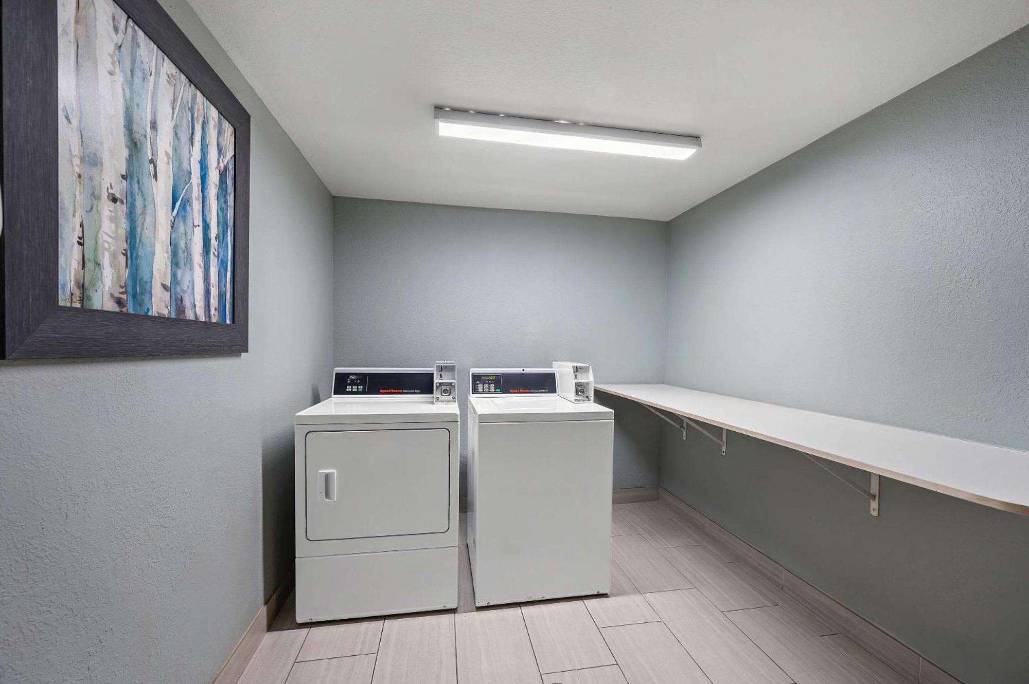 Comfort Inn Fort Myers Northeast Экстерьер фото