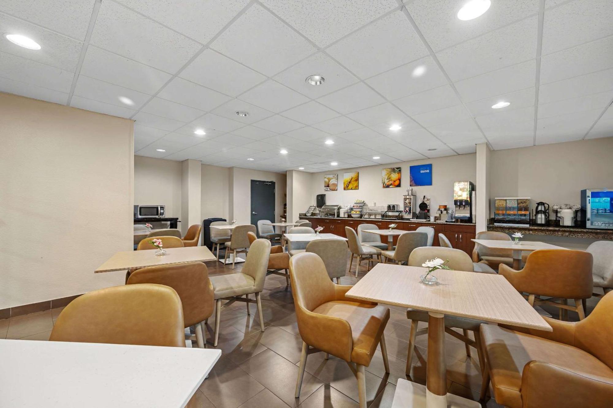 Comfort Inn Fort Myers Northeast Экстерьер фото