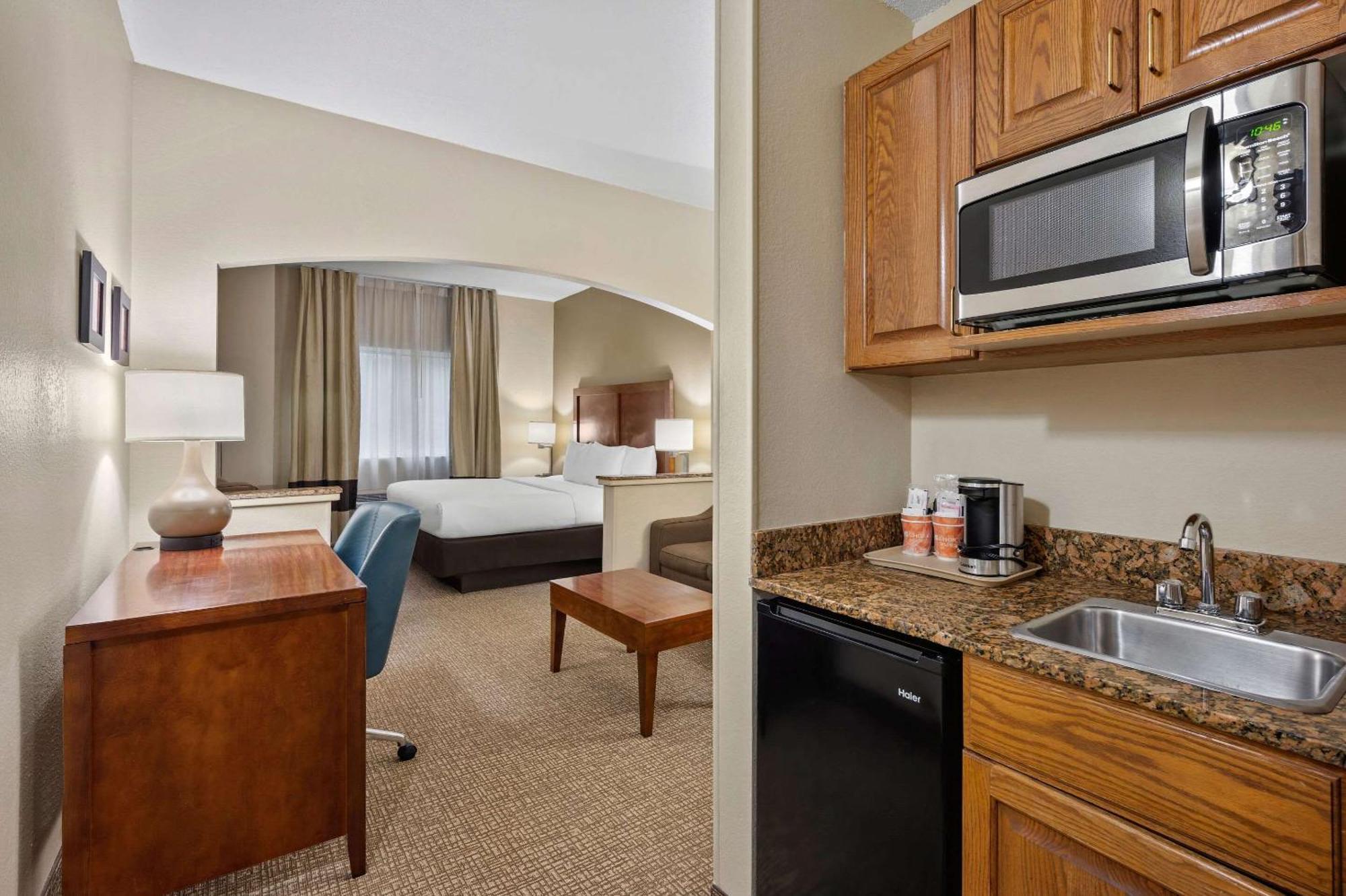 Comfort Inn Fort Myers Northeast Экстерьер фото