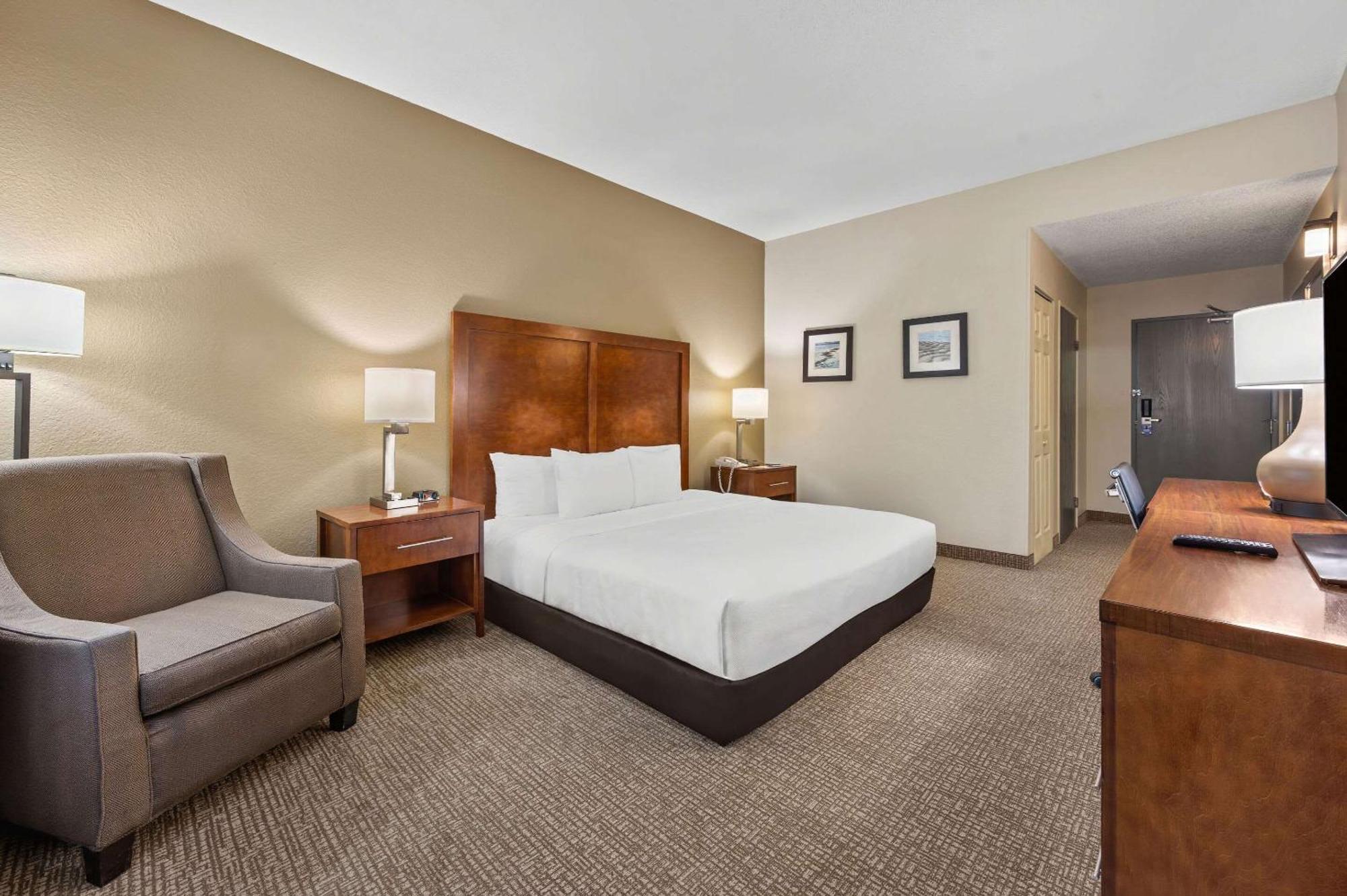 Comfort Inn Fort Myers Northeast Экстерьер фото