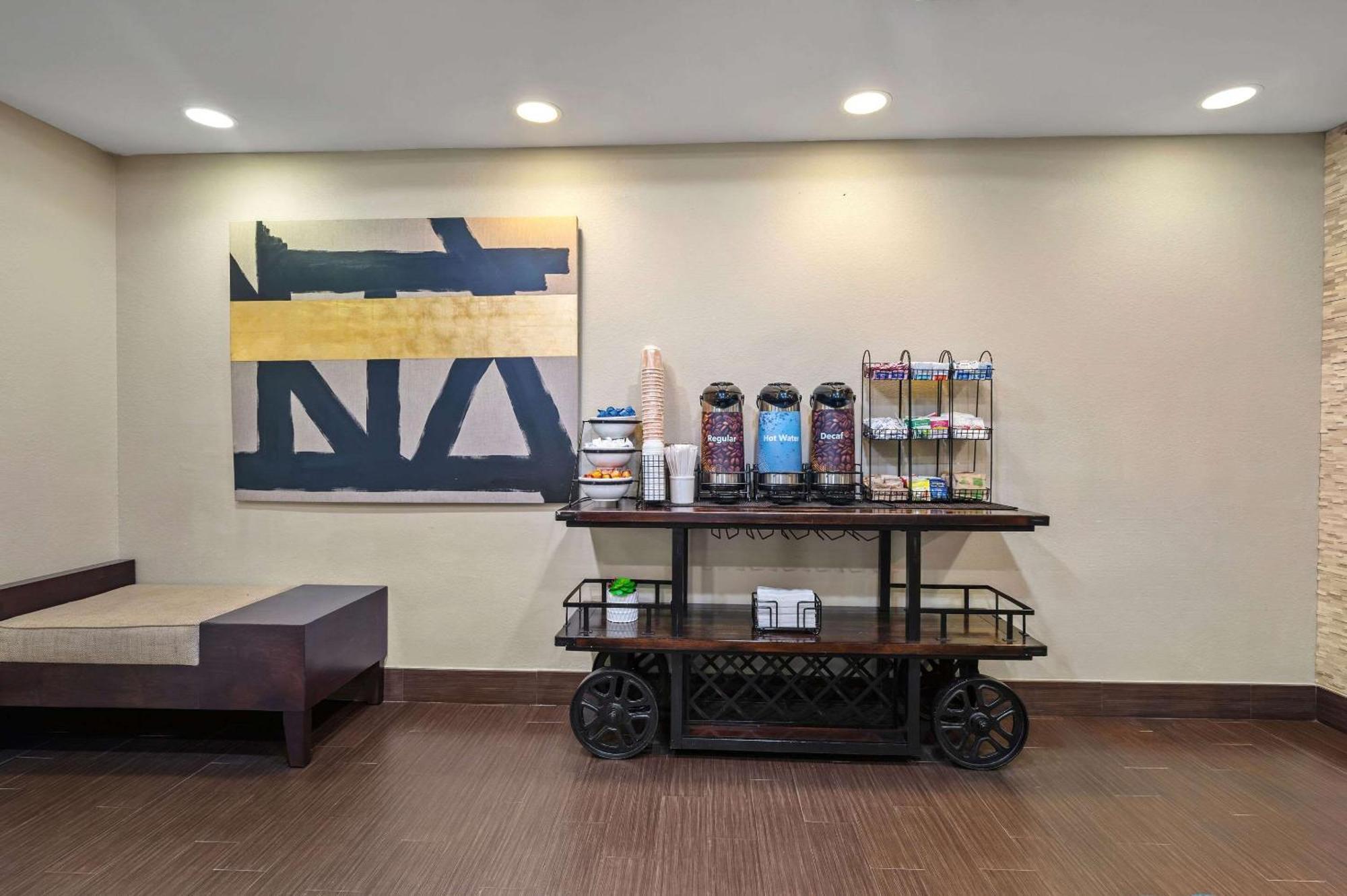 Comfort Inn Fort Myers Northeast Экстерьер фото