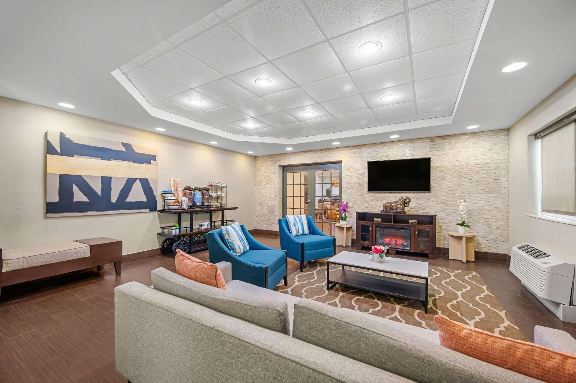 Comfort Inn Fort Myers Northeast Экстерьер фото
