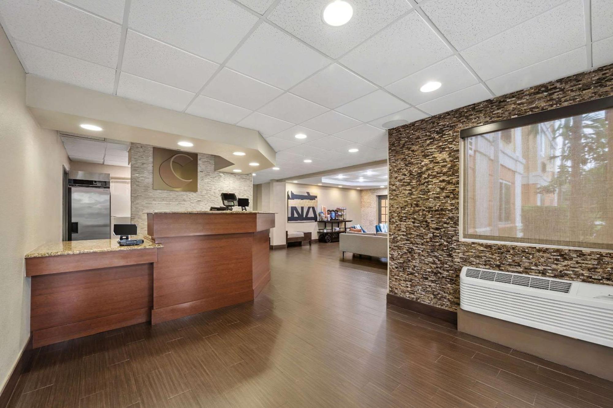Comfort Inn Fort Myers Northeast Экстерьер фото