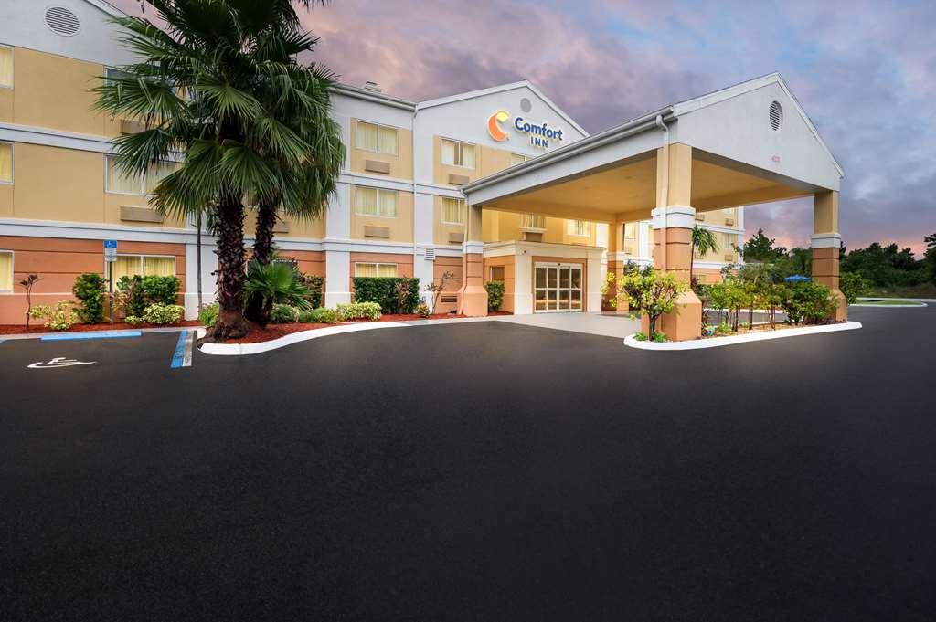 Comfort Inn Fort Myers Northeast Экстерьер фото