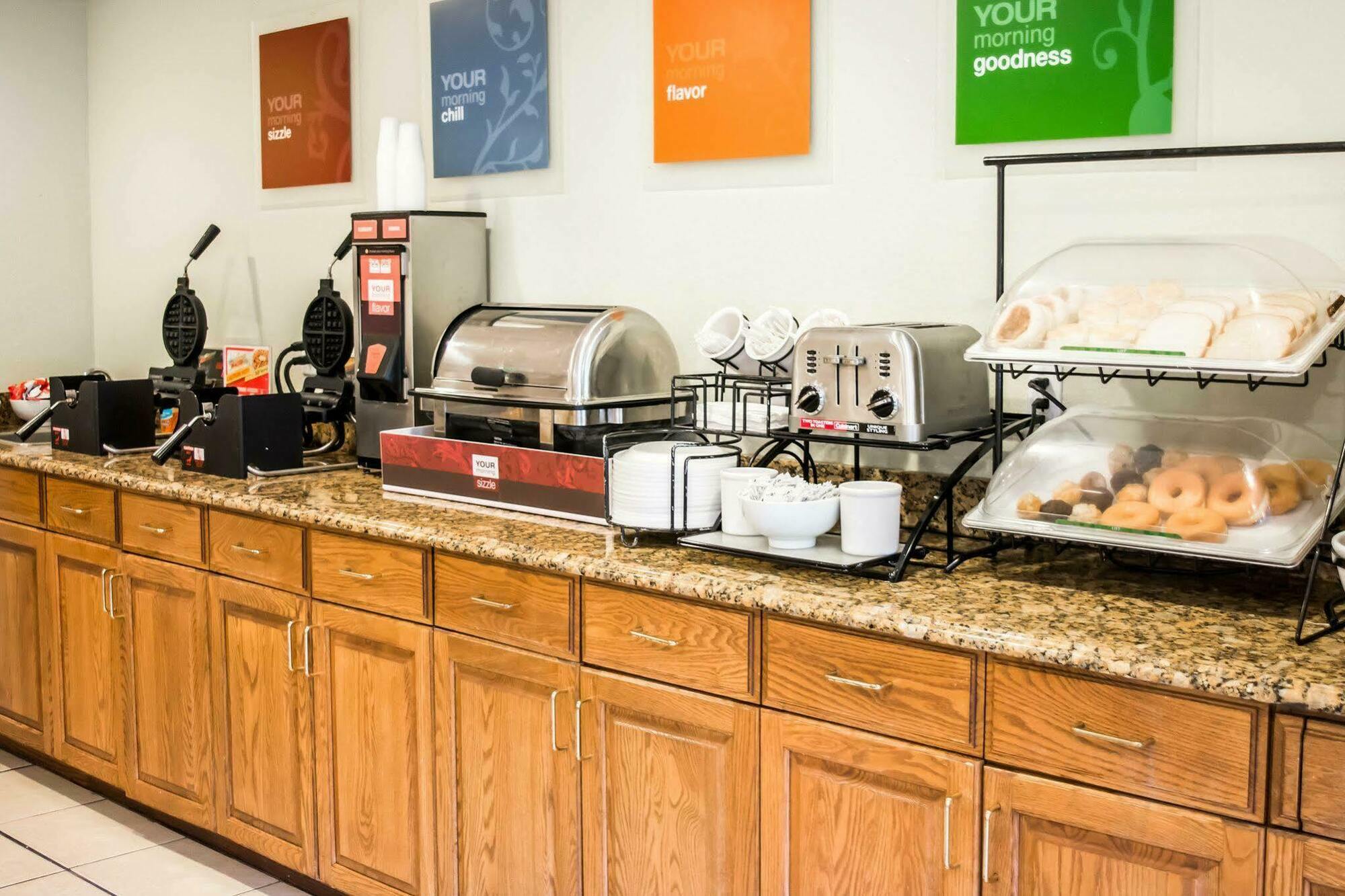 Comfort Inn Fort Myers Northeast Экстерьер фото